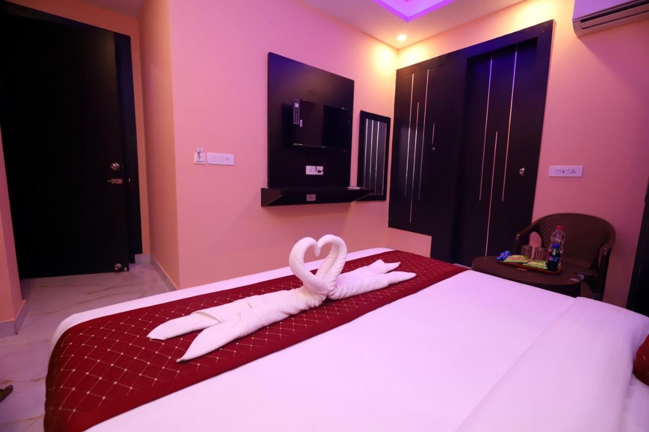 Jupiter Plaza Delhi Airport Hotell New Delhi Eksteriør bilde