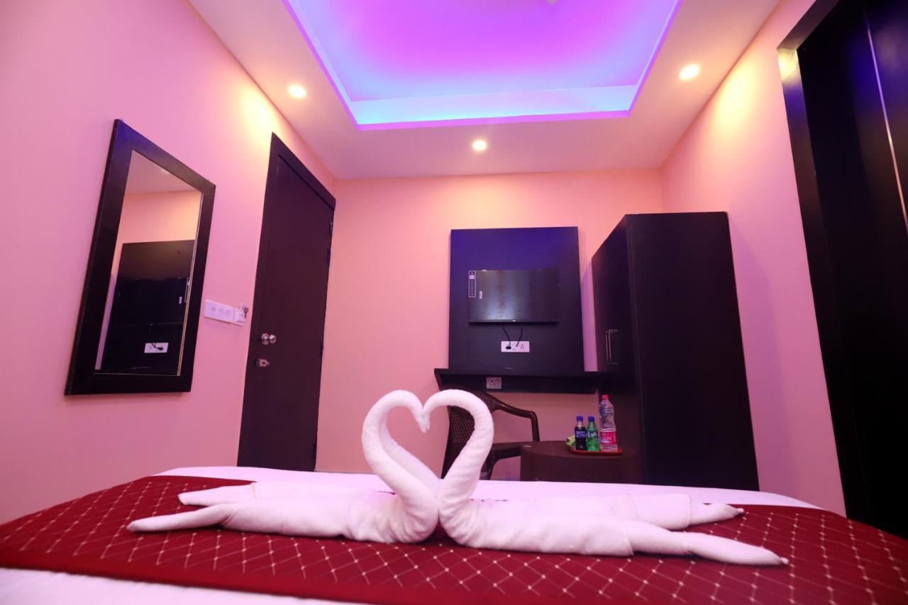 Jupiter Plaza Delhi Airport Hotell New Delhi Eksteriør bilde