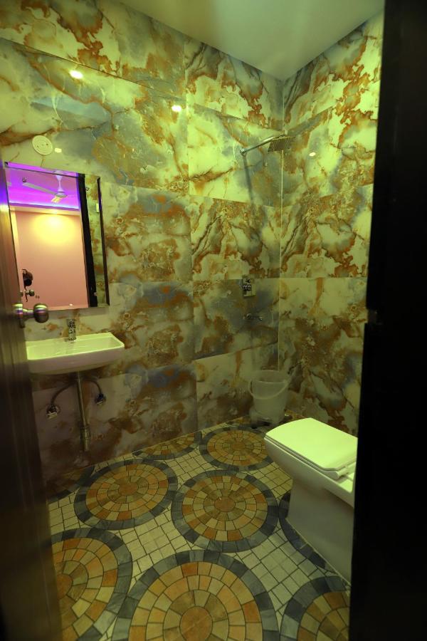 Jupiter Plaza Delhi Airport Hotell New Delhi Eksteriør bilde