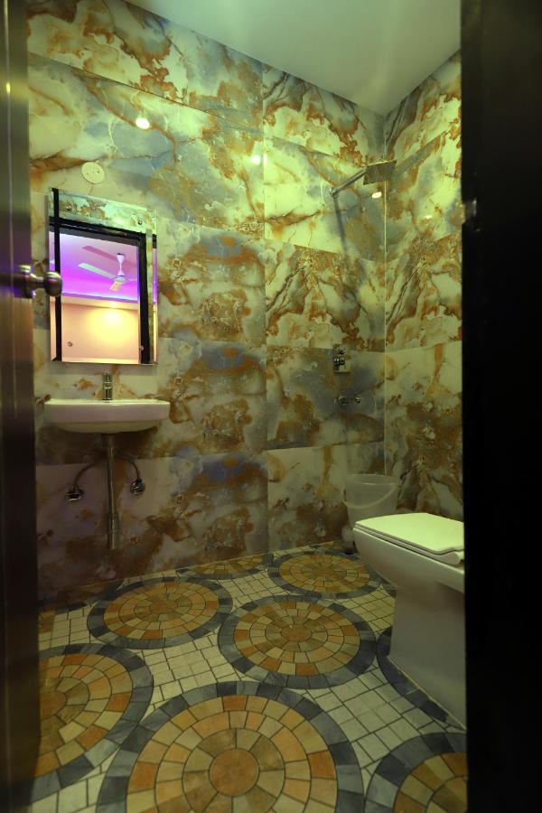 Jupiter Plaza Delhi Airport Hotell New Delhi Eksteriør bilde